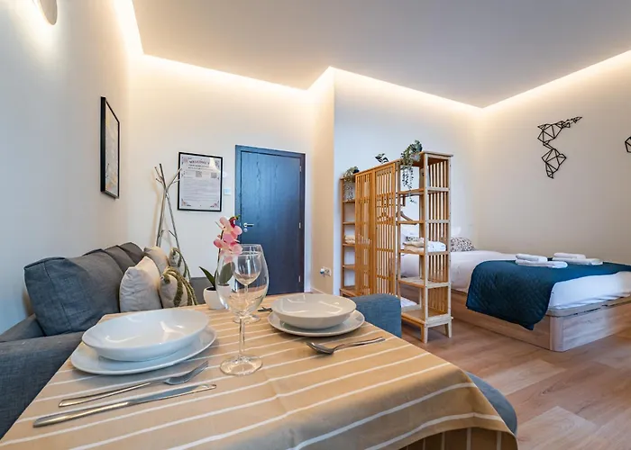 Casteloes Tiles With Terrace *